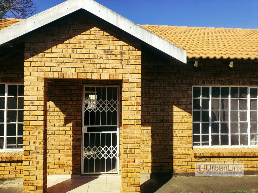 2 Bedroom Property for Sale in Oos Einde North West